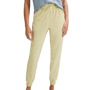 Lululemon Stretch High-Rise Drawstring Nulu Jogger in Finch Yellow